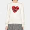 Sudadera para mujer Love Moschino en color blanco crema con estampado de corazón - Imagen 3